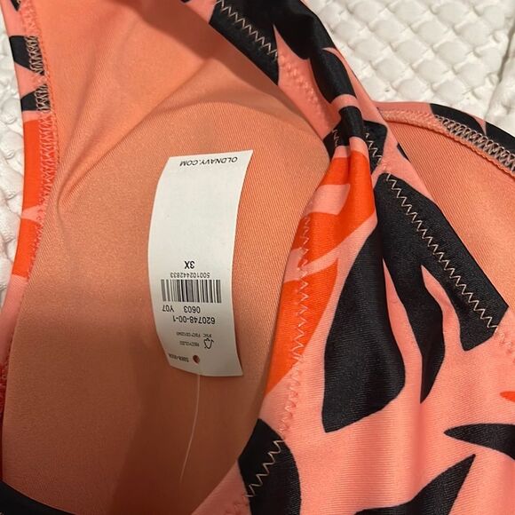 NWT- Old Navy - 3X. Front Cutout Tie One Piece Swimsuit - Picture 9 of 11